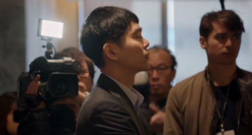 다큐 '알파고' 중 이세돌 9단의 모습 [유튜브 화면 캡처]